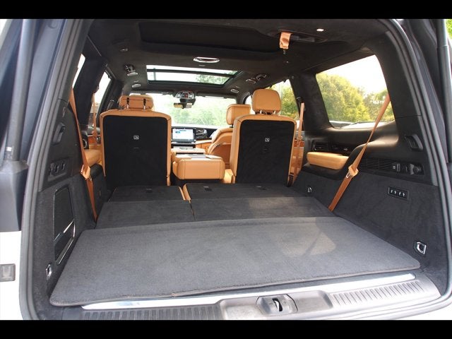 2022 Jeep Grand Wagoneer Series III