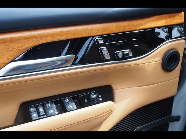 2022 Jeep Grand Wagoneer Series III