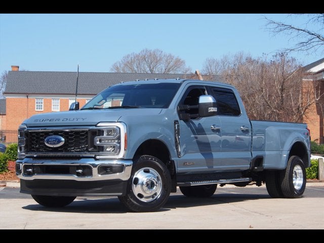2023 Ford Super Duty F-350 DRW LARIAT