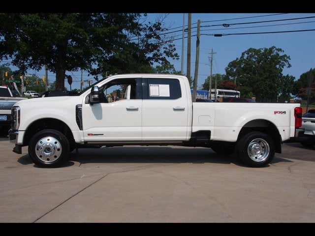 2024 Ford Super Duty F-450 DRW LARIAT
