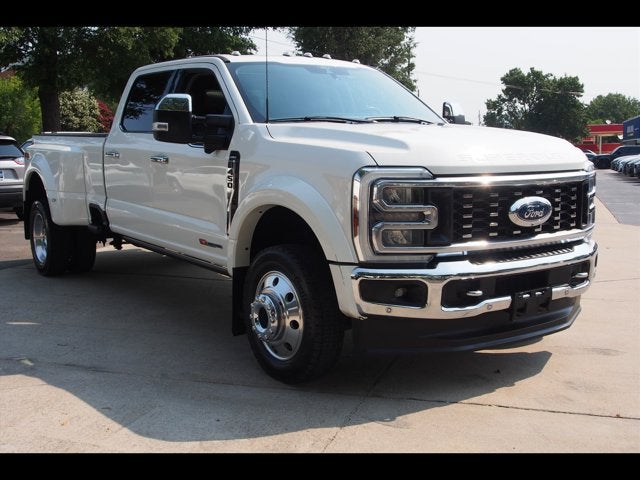 2024 Ford Super Duty F-450 DRW LARIAT
