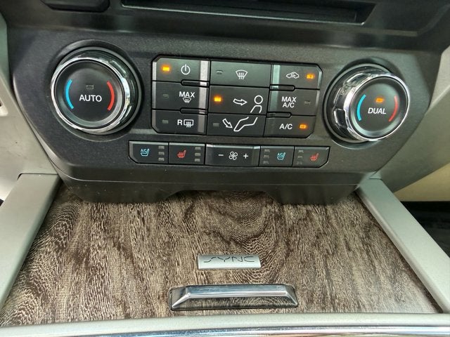 2017 Ford Super Duty F-450 DRW Lariat