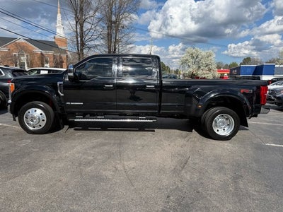 2017 Ford Super Duty F-450 DRW Lariat