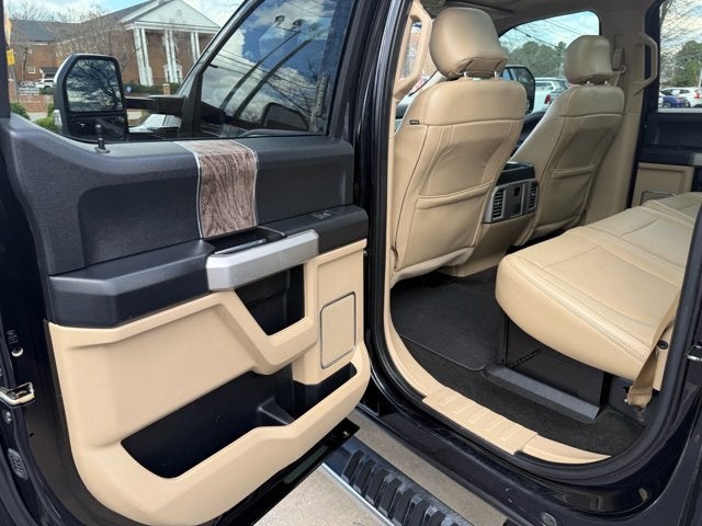 2017 Ford Super Duty F-450 DRW Lariat