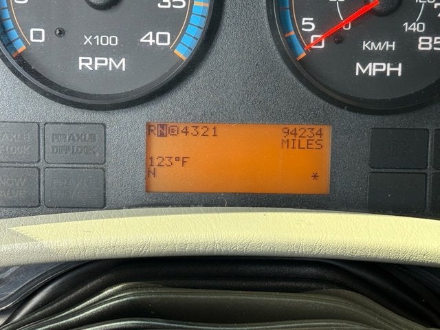 2008 INTERNATIONAL 4000 2 L HAULER TRUCK