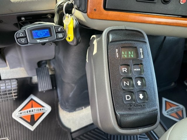 2008 INTERNATIONAL 4000 2 L HAULER TRUCK