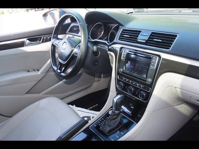 2019 Volkswagen Passat 2.0T SE R-Line