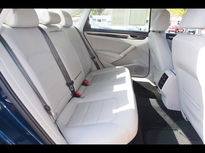 2019 Volkswagen Passat 2.0T SE R-Line