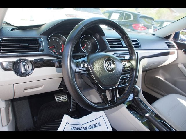 2019 Volkswagen Passat 2.0T SE R-Line