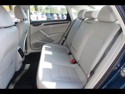 2019 Volkswagen Passat 2.0T SE R-Line