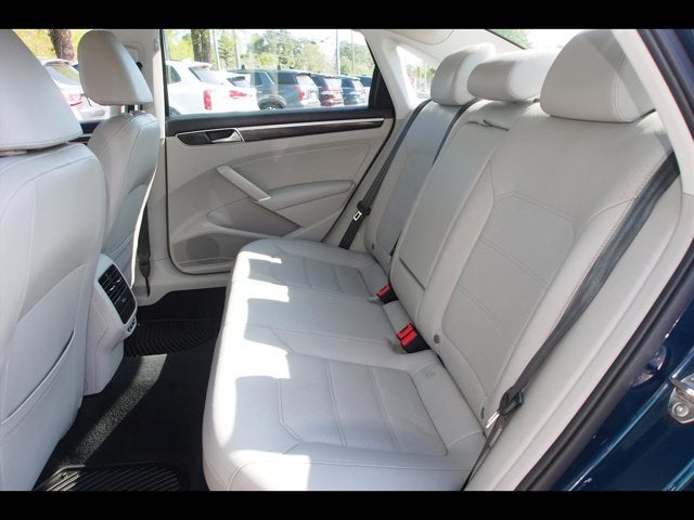 2019 Volkswagen Passat 2.0T SE R-Line