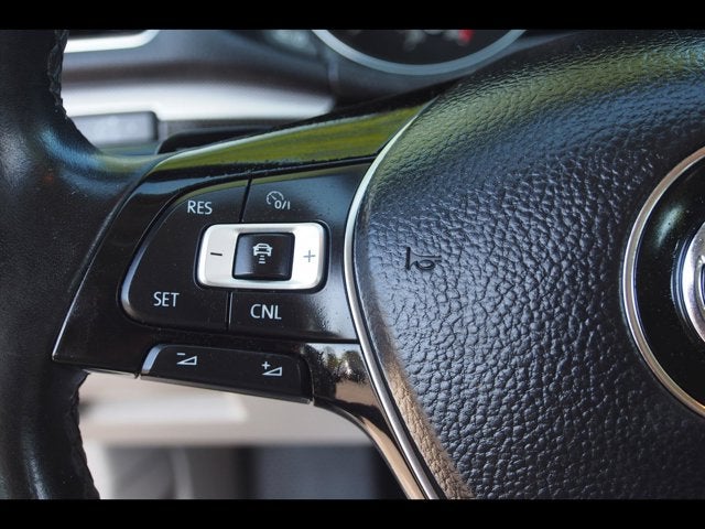 2019 Volkswagen Passat 2.0T SE R-Line