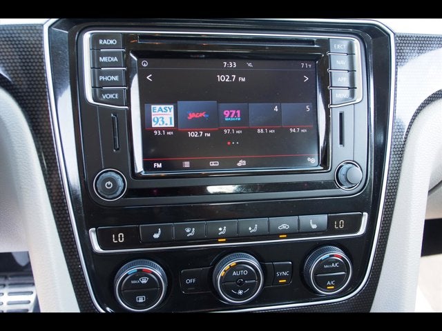 2019 Volkswagen Passat 2.0T SE R-Line