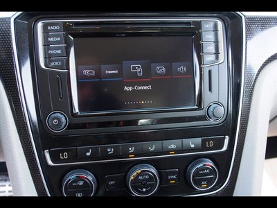 2019 Volkswagen Passat 2.0T SE R-Line