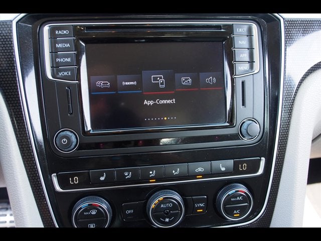 2019 Volkswagen Passat 2.0T SE R-Line