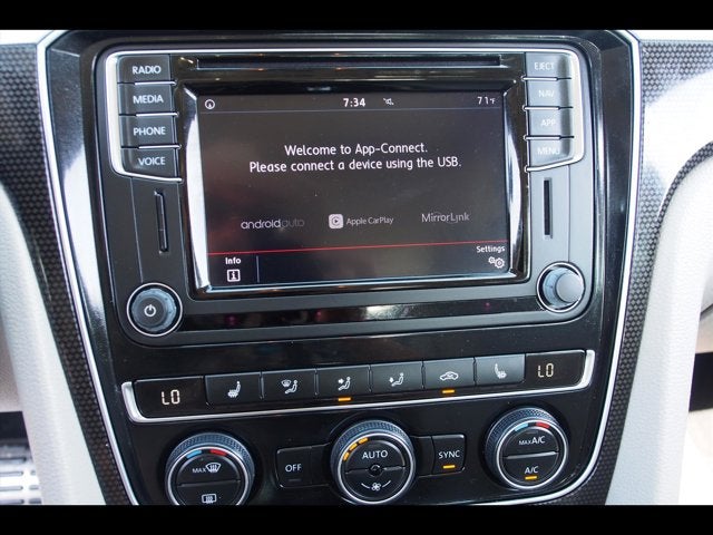 2019 Volkswagen Passat 2.0T SE R-Line