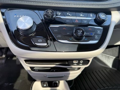 2020 Chrysler Pacifica Hybrid Limited