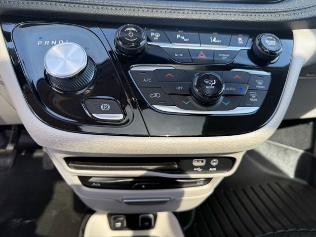 2020 Chrysler Pacifica Hybrid Limited