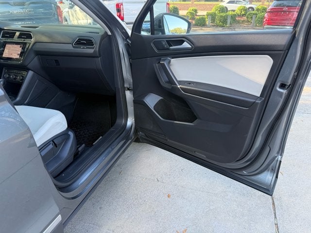 2020 Volkswagen Tiguan SE R-Line Black