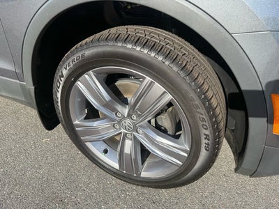 2020 Volkswagen Tiguan SE R-Line Black