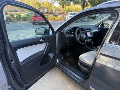 2020 Volkswagen Tiguan SE R-Line Black