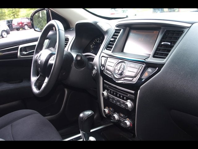 2015 Nissan Pathfinder SV