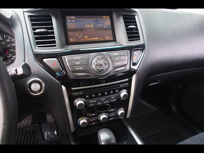 2015 Nissan Pathfinder SV