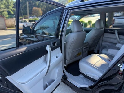 2012 Toyota Highlander SE