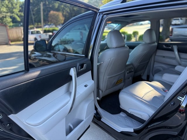 2012 Toyota Highlander SE
