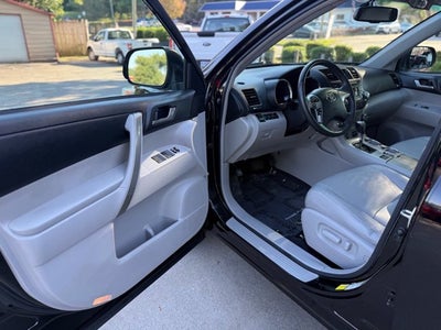 2012 Toyota Highlander SE