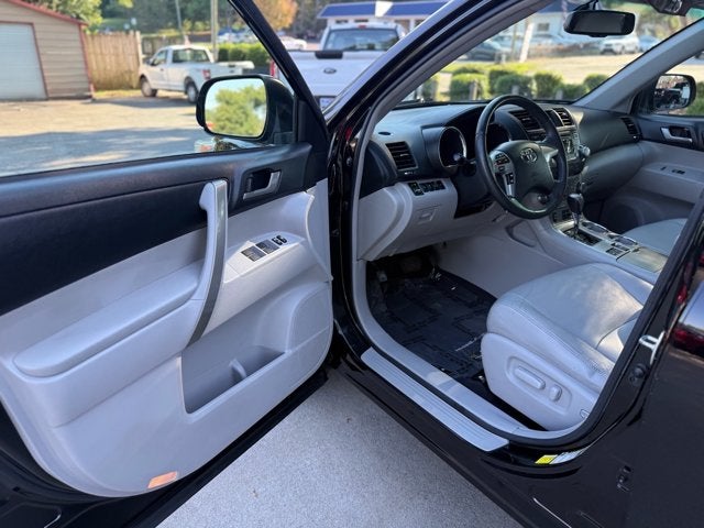 2012 Toyota Highlander SE
