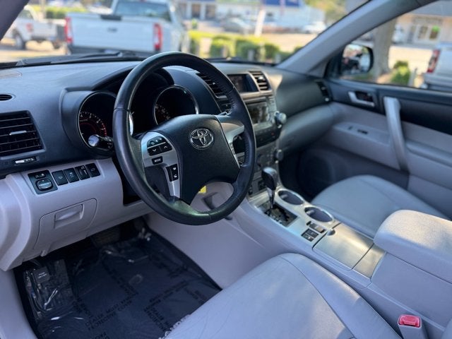 2012 Toyota Highlander SE