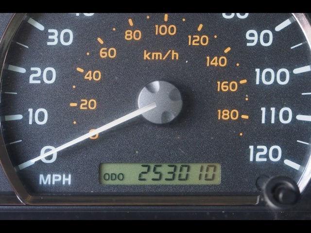 2005 Toyota Sequoia SR5