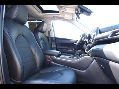 2025 Toyota Highlander Hybrid XLE