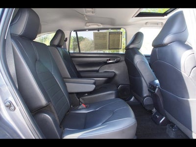 2025 Toyota Highlander Hybrid XLE