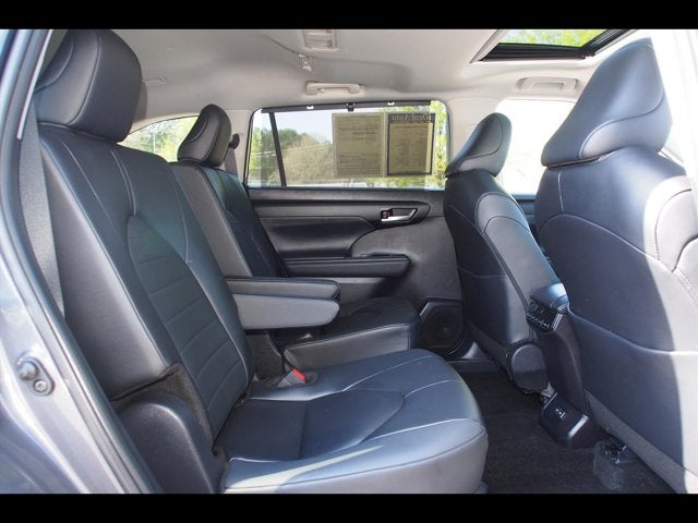 2025 Toyota Highlander Hybrid XLE