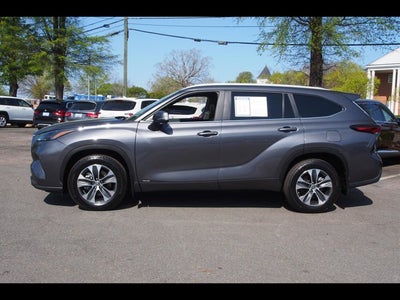 2025 Toyota Highlander Hybrid XLE