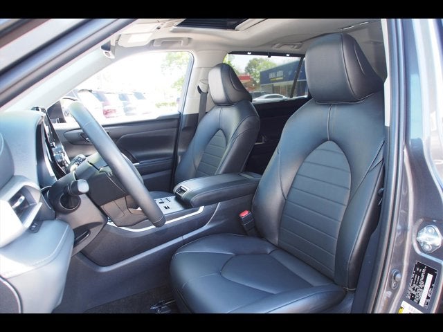 2025 Toyota Highlander Hybrid XLE