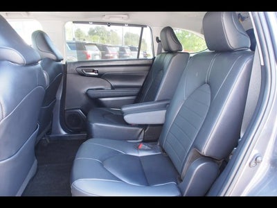 2025 Toyota Highlander Hybrid XLE