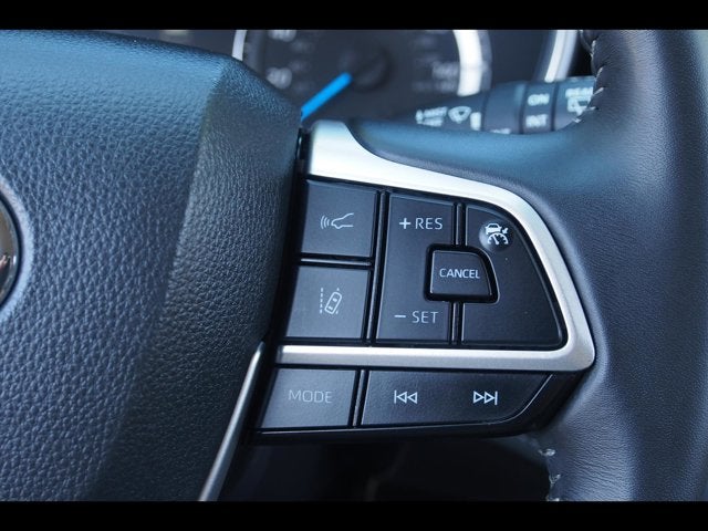 2025 Toyota Highlander Hybrid XLE