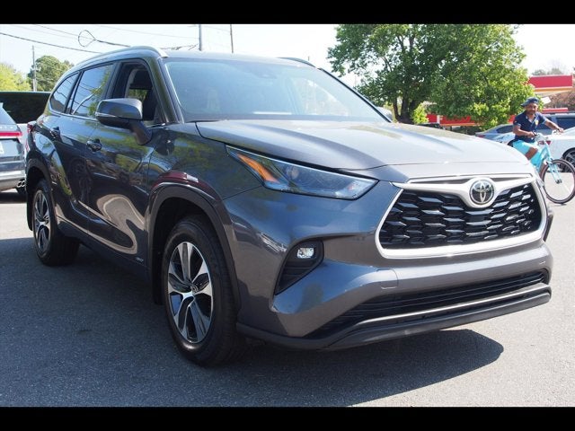2025 Toyota Highlander Hybrid XLE