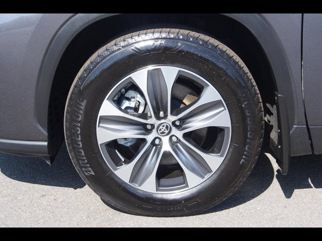 2025 Toyota Highlander Hybrid XLE