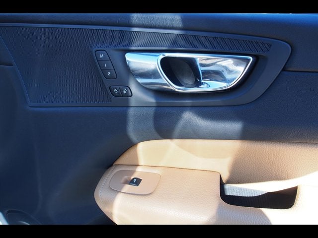 2019 Volvo XC60 Momentum