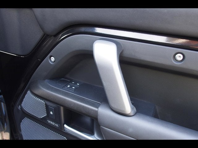 2024 Land Rover Defender V8