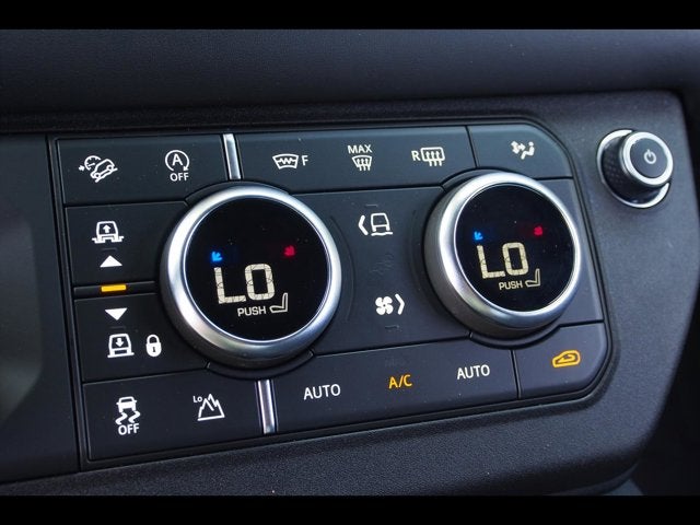 2024 Land Rover Defender V8