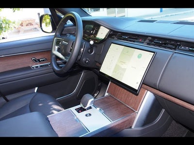 2025 Land Rover Range Rover SE