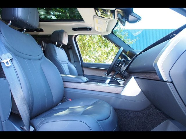 2025 Land Rover Range Rover SE