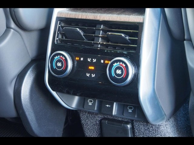 2025 Land Rover Range Rover SE
