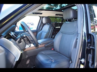 2025 Land Rover Range Rover SE