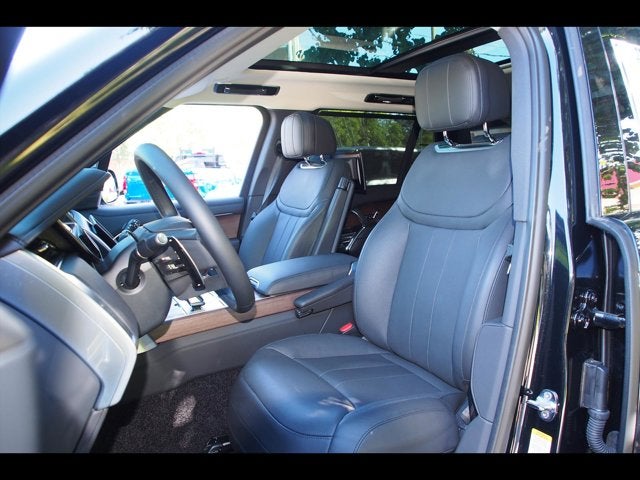2025 Land Rover Range Rover SE